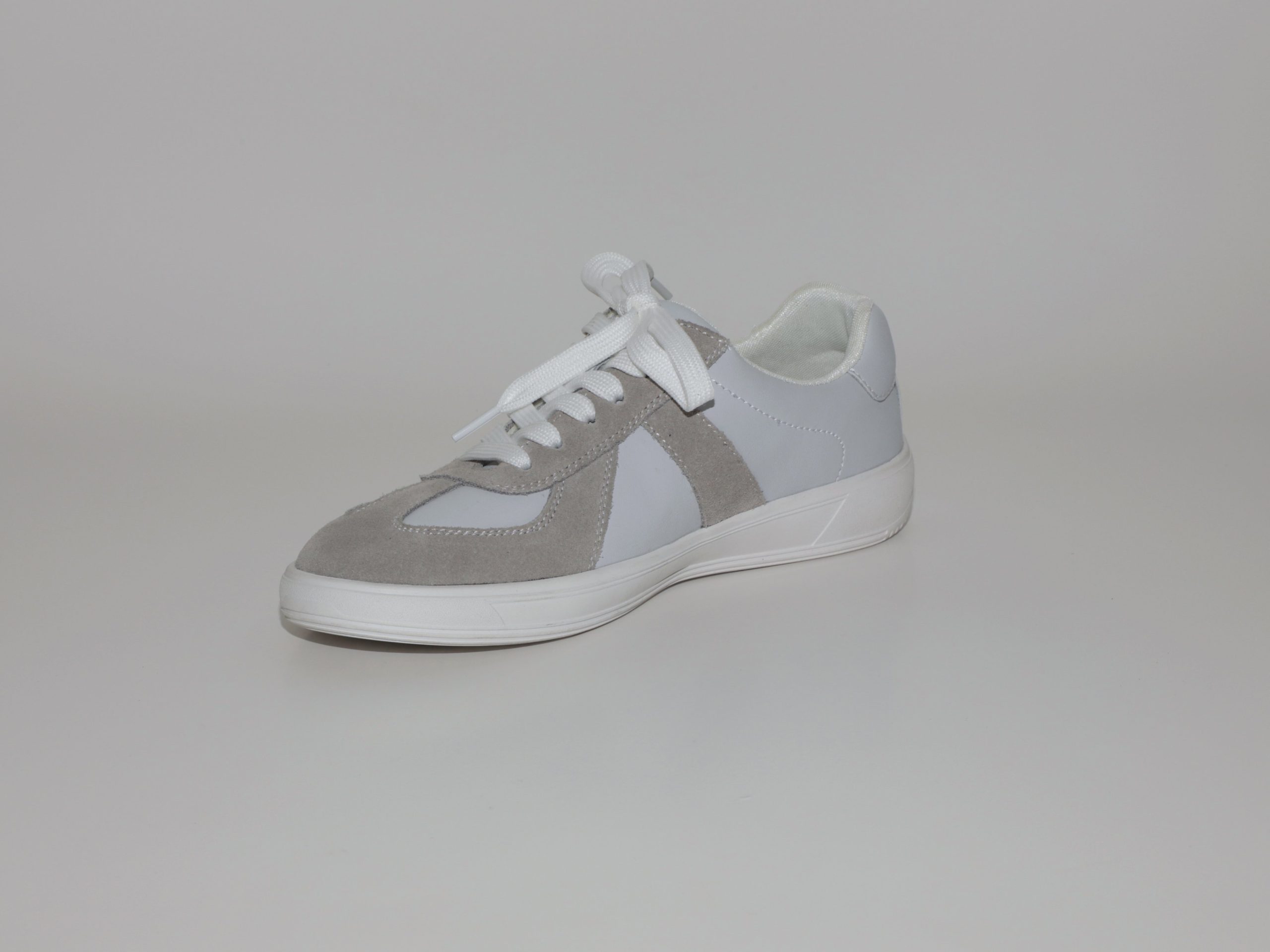 EA250510-01 - Image 2